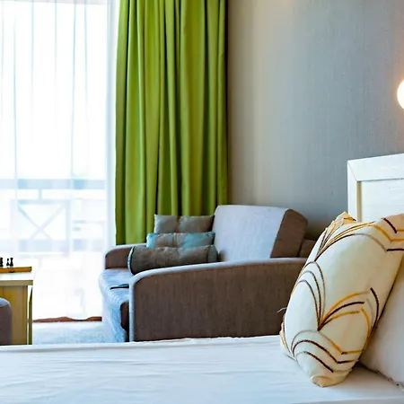 Oasis Del Mare Front Resort Lozenets