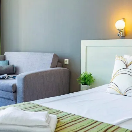 Oasis Del Mare Front