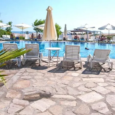 Oasis Del Mare Front Lozenec