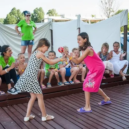 Oasis Del Mare Front