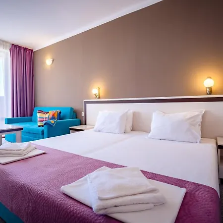 Resort Oasis Del Mare Front