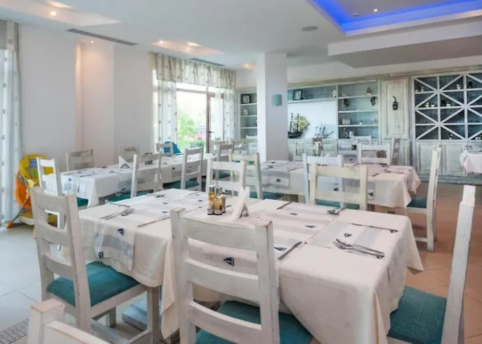 리조트 Oasis Del Mare Front 4*